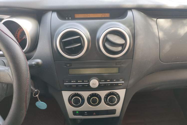 Used CHANGAN KAICHENG Ounuo S 2017 1.5L Base Version