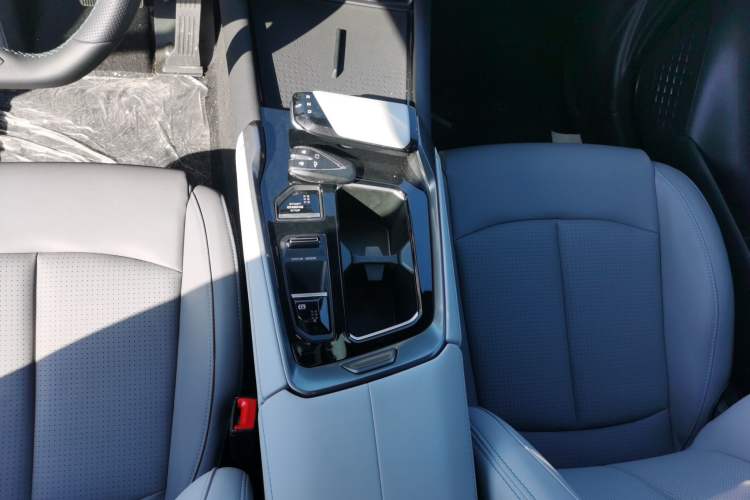 Used CHANGAN UNI-T 2023 2nd Generation 1.5T Luxury Version Gear Lever