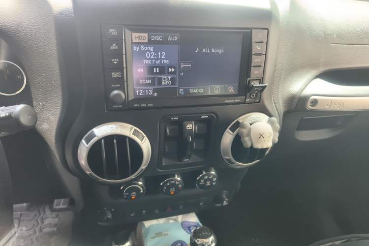 Used Jeep Wrangler 2015 3.6L Rubicon Four-Door Comfort Edition
