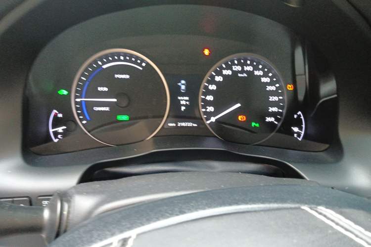 Used Lexus ES 2013 300h Elite Edition
