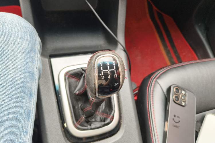 Used Cowin V3 2016 1.5L Manual SmartConnect II Navigation Version Gear Lever