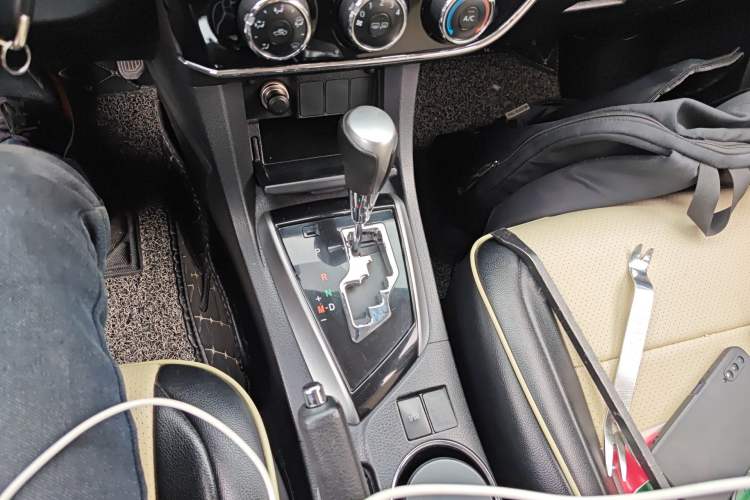 Used Toyota Corolla 2014 1.6L CVT GL Gear Lever