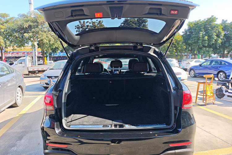 Used Mercedes-Benz GLC 2020 Facelift GLC 260 L 4MATIC Luxury Edition
