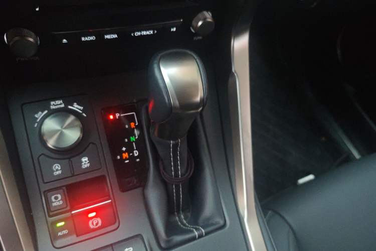 Used Lexus NX 2020 200 Front-Wheel Drive Vmotion Edition China VI Standard