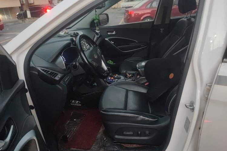 Used Hyundai Santa Fe 2017 2.0T Automatic All-Wheel Drive Smart 7-Seater
