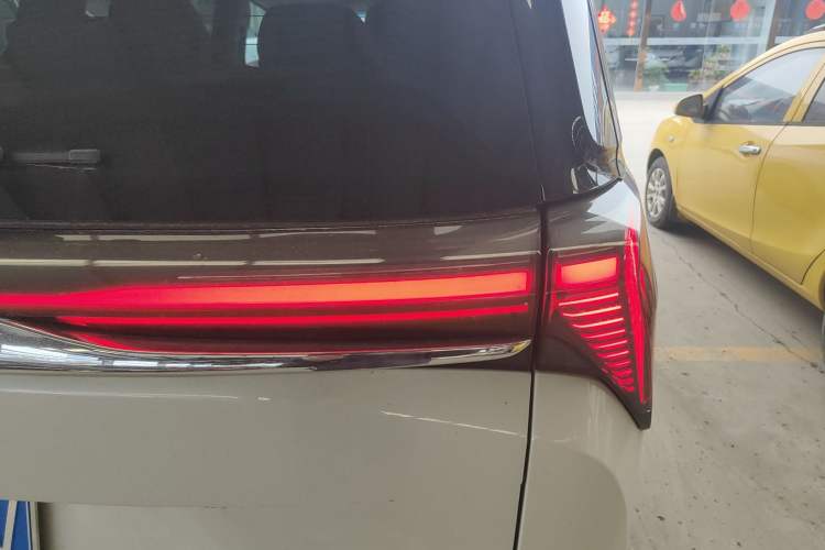 Used Buick GL8 2025 Lu Zun Deluxe Edition