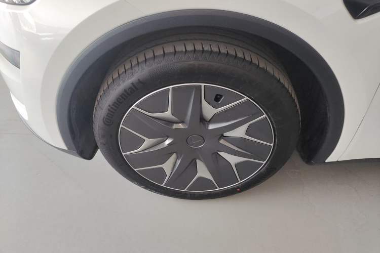 Used Tesla Model Y L 2025 Model Long-Range All-Wheel-Drive Version