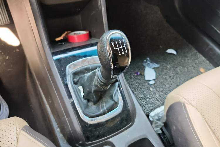 Used Baojun 310W 2017 1.5L Manual Fashion Model China V