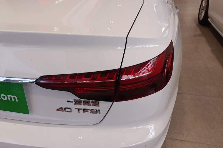 Used Audi A4L 2020 40 TFSI Fashionable and Elegant Model
