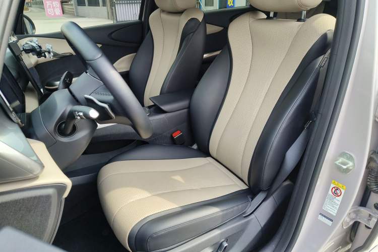 Used BYD Dolphin 2025 Smart Drive Version 420 km Freedom Edition
