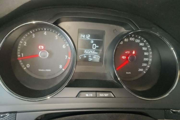 Used Volkswagen Bora 2013 1.6L Manual Fashion Edition Instrument Cluster