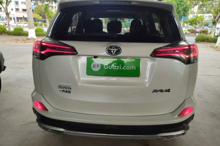 Used Toyota RAV4 2019 2.0L CVT Two-Wheel Drive Pioneer Edition China V Standard
