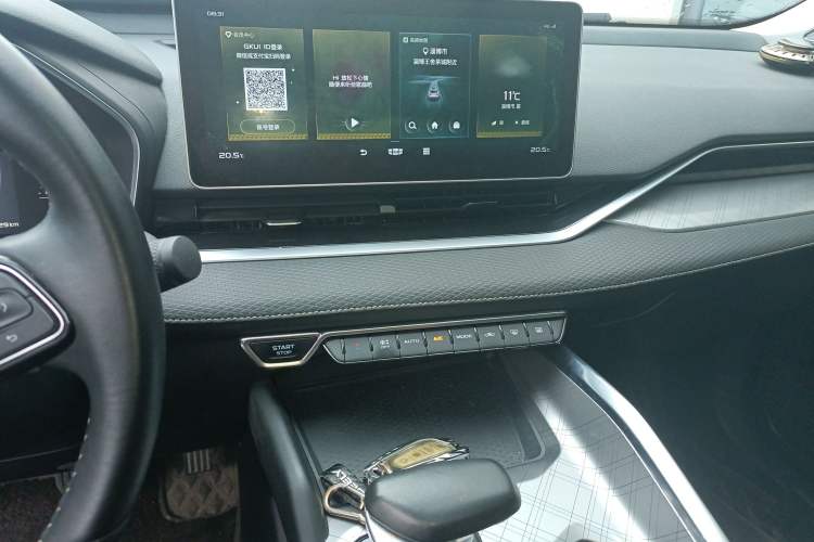 Used Geely Auto Preface 2021 2.0TD Luxury Version Audio And AC Panel