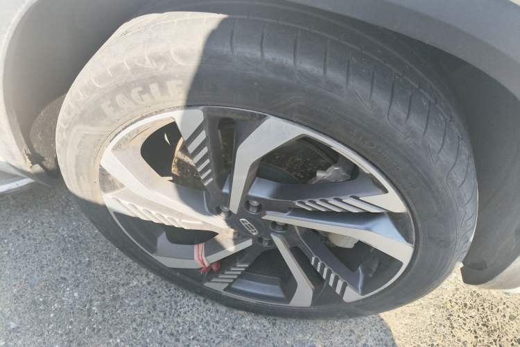 Used Geely Auto Monjaro L 2021 2.0TD High-Power Automatic All-Wheel-Drive Flagship Version Right Front Wheel Hub