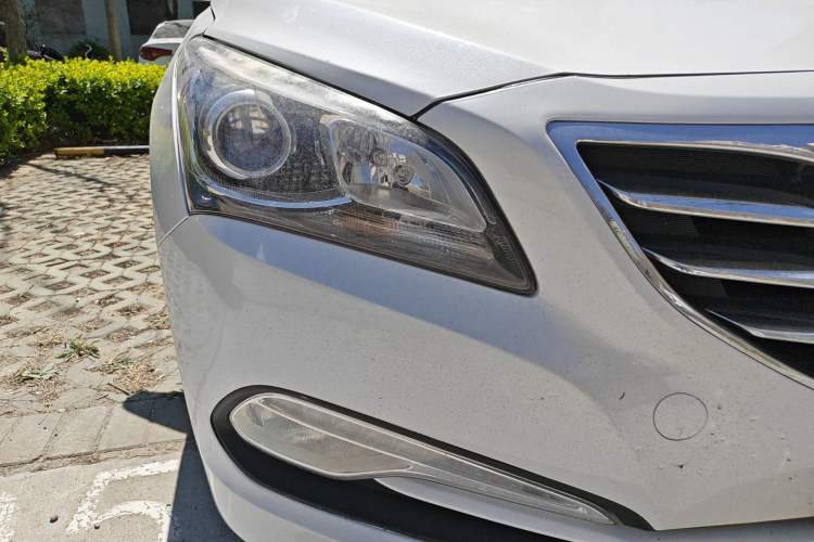 Used Hyundai Mistra 2014 1.8L Automatic Deluxe DLX Model Right Front Headlight