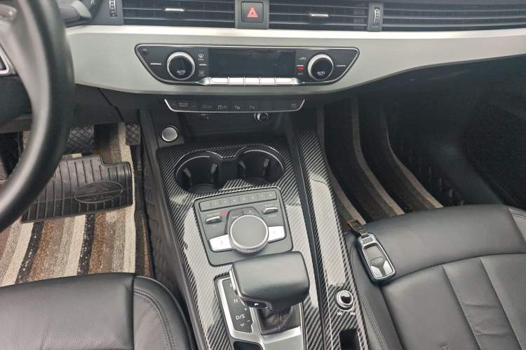 Used Audi A4L 2019 40 TFSI Fashion Edition China VI Emission Standard