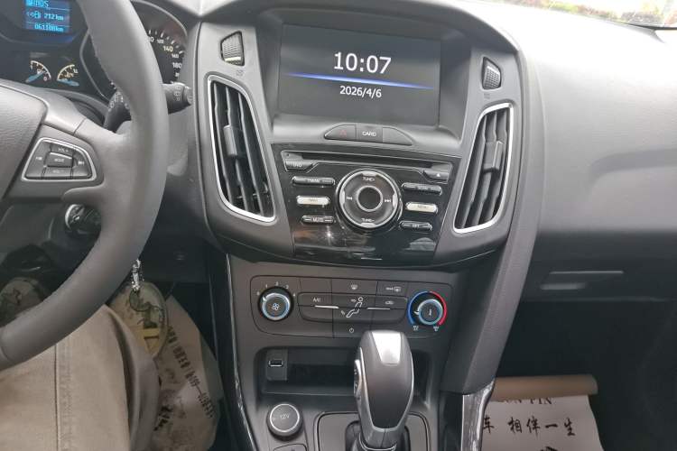 Used Ford Focus 2018 Hatchback Classic 1.6L Automatic Trendy SmartDrive Edition
