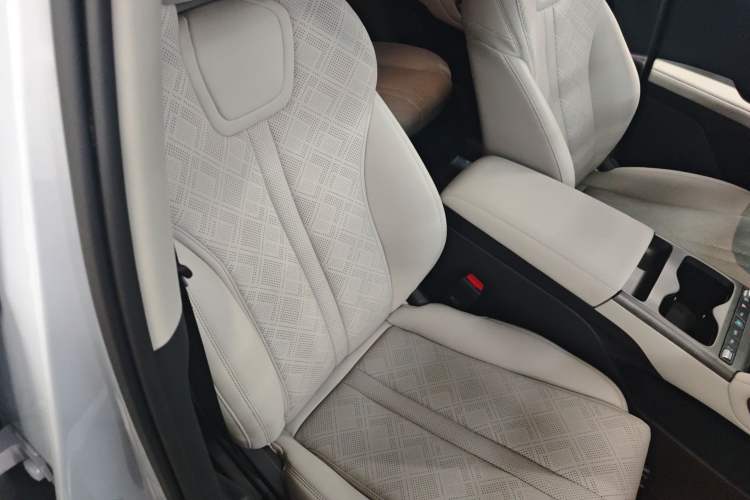 Used BYD Yuan UP 2025 Intelligent Driving Version 401 KM Dynamic Edition
