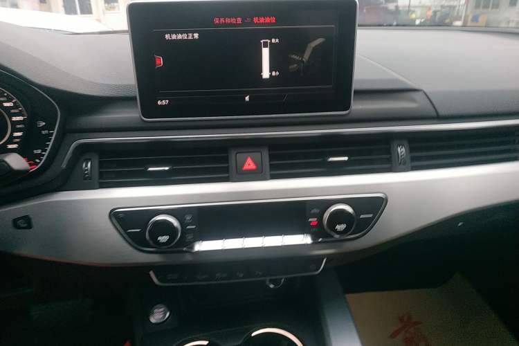 Used Audi A4L 2019 40 TFSI Fashion Edition China VI Emission Standard Audio And AC Panel