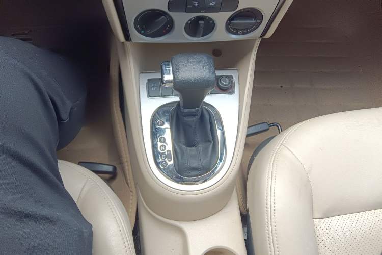 Used Volkswagen Lavida 2011 1.6L Automatic Premium Edition
