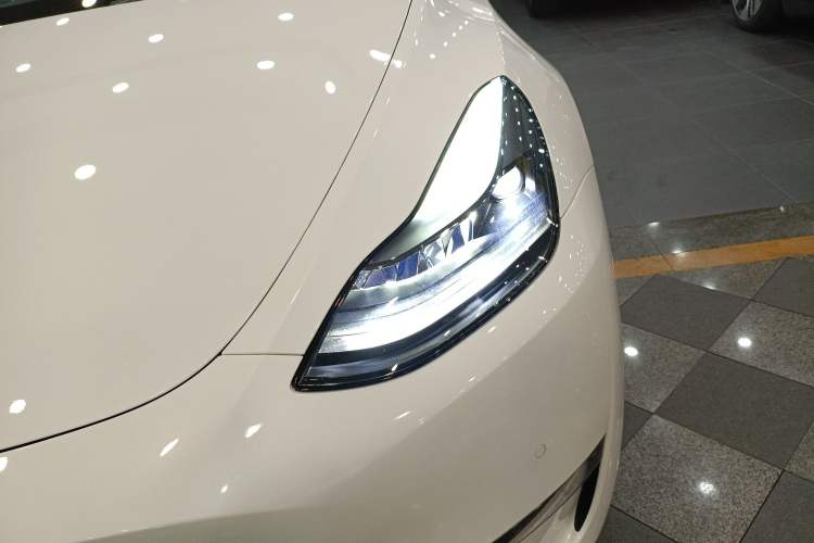 Used Tesla Model Y 2022 Long-Range All-Wheel-Drive Version