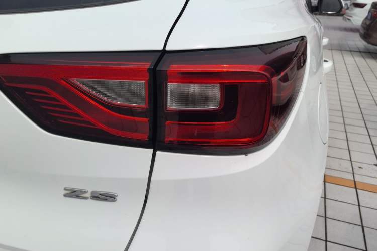 Used MG ZS 2018 1.5L Automatic Luxury Edition China V Standard