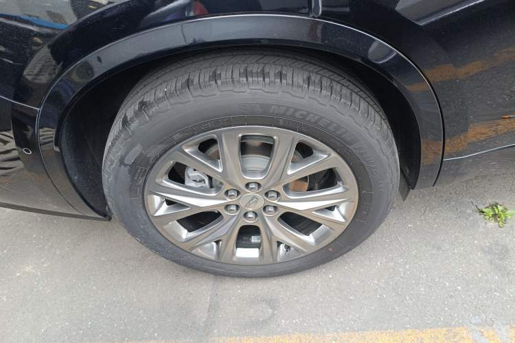 Used Cadillac XT6 2020 28T Six-Seater Luxury Sporty Enjoy-the-Comfort Safety Edition Exterior 5