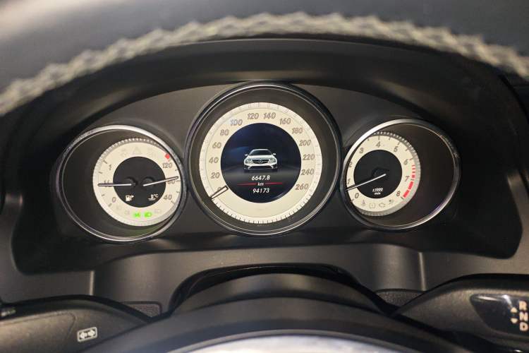 Used Mercedes-Benz E-Class 2014 E 260 Coupe Instrument Cluster