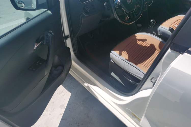 Used Volkswagen Polo 2016 1.6L Manual Comfort Model Driver Seat