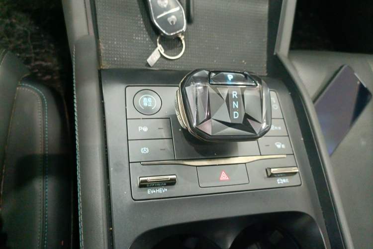 Used BYD Qin L 2025 DM-i Smart Drive 120KM Leading Model Gear Lever
