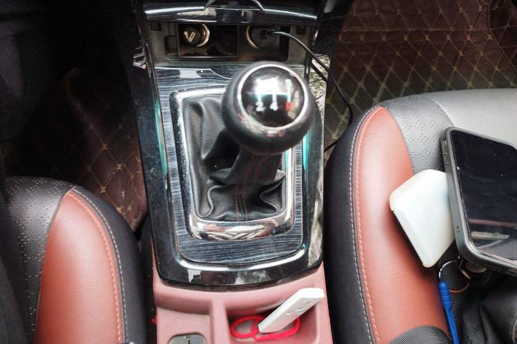 Used BYD Surui 2015 Revised Version 1.5L Manual Luxury Edition
