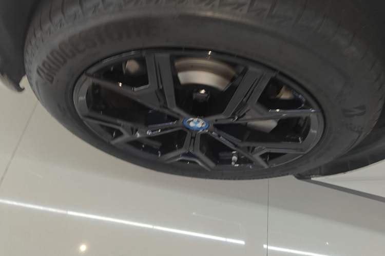 Used BMW i3 2022 eDrive 35 L Exterior 4