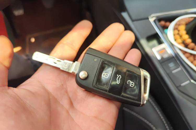 Used Volkswagen Lamando 2017 230TSI Manual Trend Edition Vehicle Key