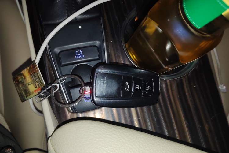 Used Toyota Camry 2018 2.0G Luxury Edition Vehicle Key