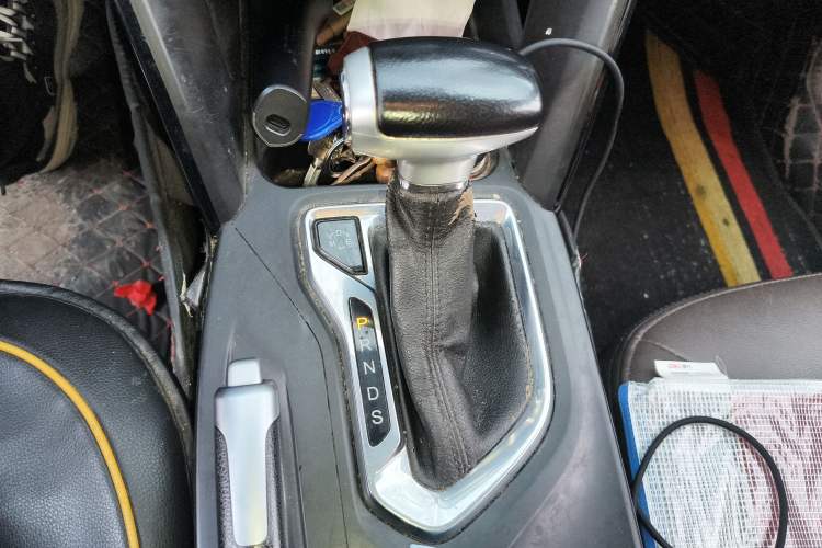 Used GAC Trumpchi GS4 2017 200T G-DCT Two-Wheel Drive Elite Edition Gear Lever