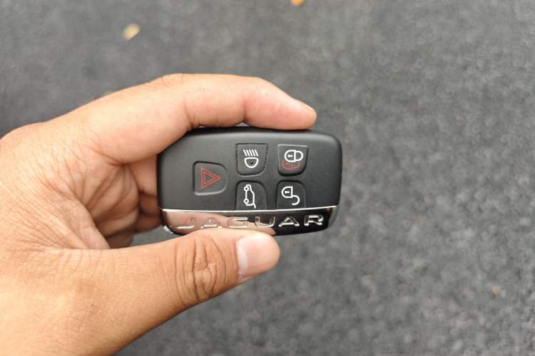 Used Jaguar F-PACE 2016 3.0 SC Four-Wheel Drive R-Sport Sport Edition
