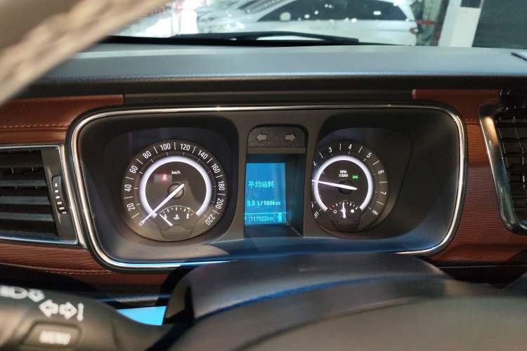 Used Buick GL8 2018 28T Luxury Model China VI Standard