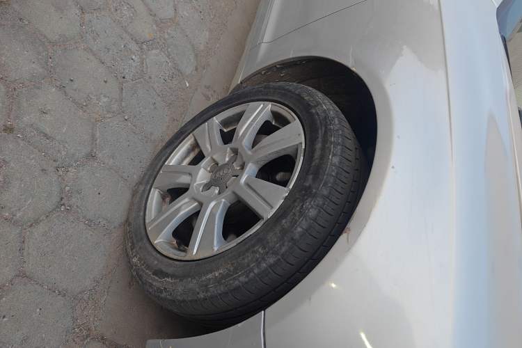 Used Audi A6L 2011 2.0 TFSI Automatic Standard Edition Right Front Wheel Hub