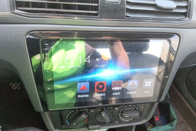 Used Volkswagen Santana 2016 1.6L Manual Fashion Edition Audio And AC Panel