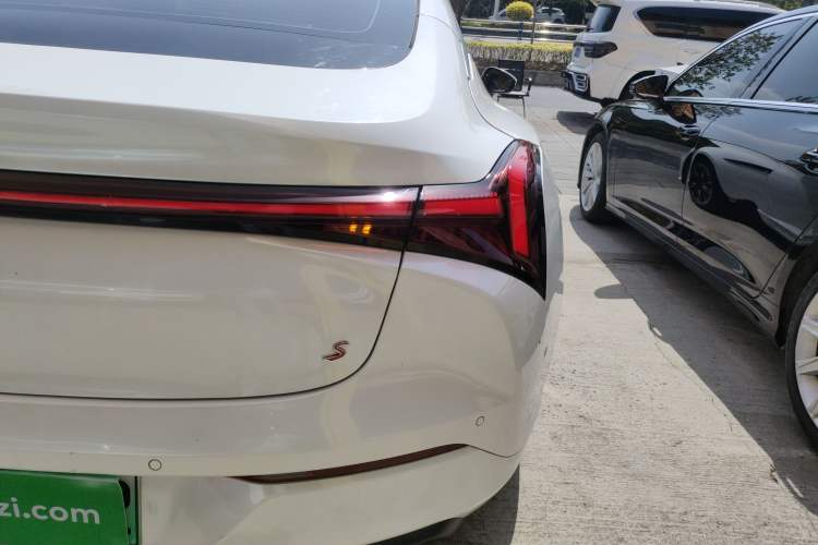 Used NETA S 2022 Extended-Range Version 1160 km Range Rear-Wheel Drive Mid-Grade