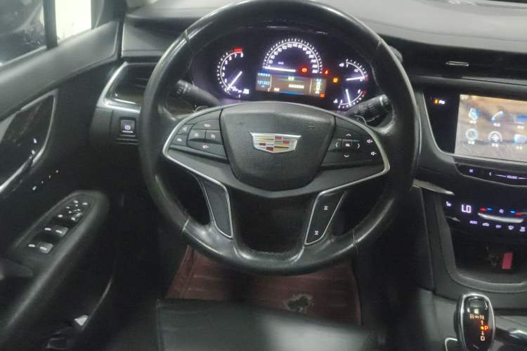 Used Cadillac XT5 2016 25T Luxury Model
