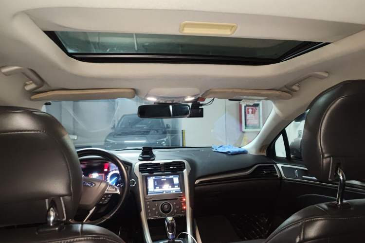 Used Ford Mondeo 2013 2.0L GTDi 200 Fashion Edition Headliner