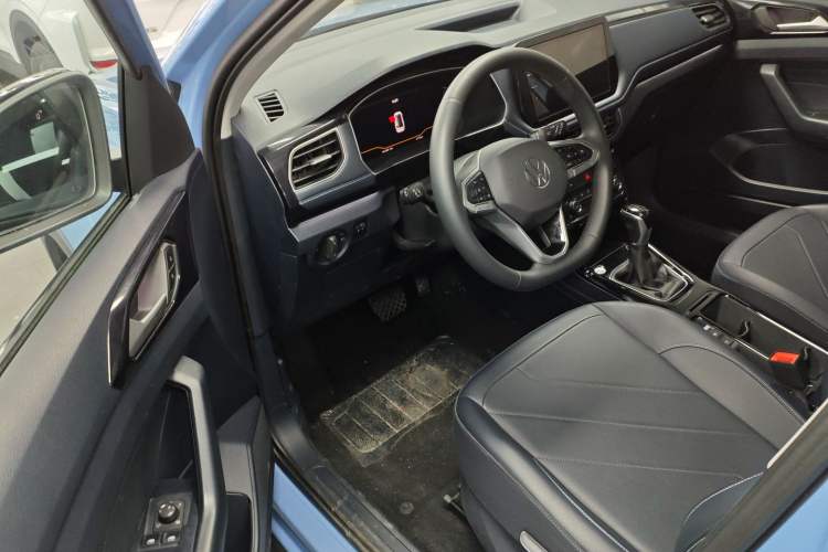 Used Volkswagen Tharu 2025 NewRui 300TSI Prestige Edition
