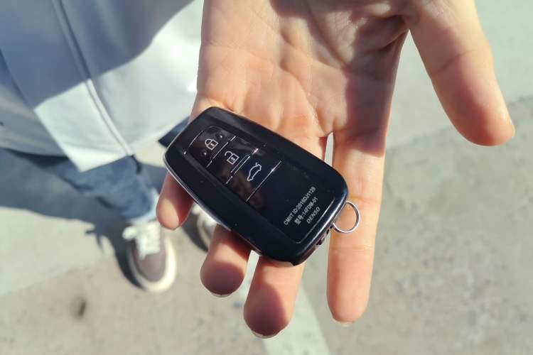 Used Toyota Camry 2018 2.5G Luxury Edition Vehicle Key