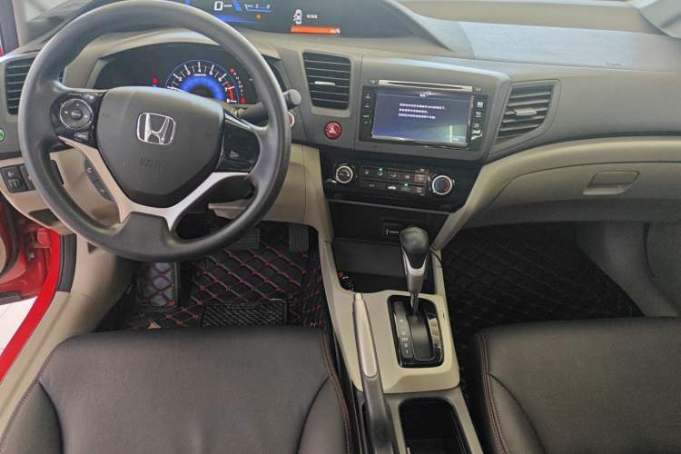 Used Honda Civic 2014 1.8L automatic comfort version Center Console