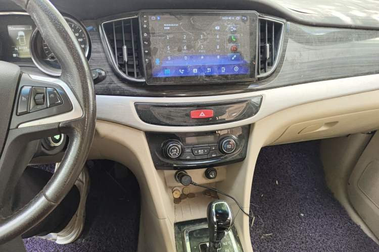 Used Baojun 730 2016 1.8L iAMT Luxury Model 7 Seats