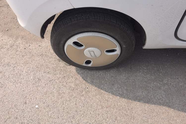 Used Bestune Pony 2026 222km Colorful Horse Right Rear Wheel Hub