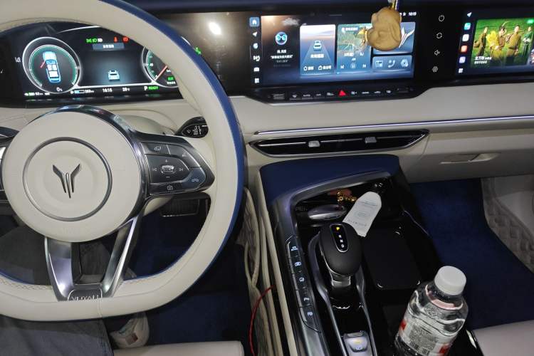 Used VOYAH FREE 2021 Four-Wheel Drive Extended-Range First Edition Commemorative Edition Exclusive Luxury Package
