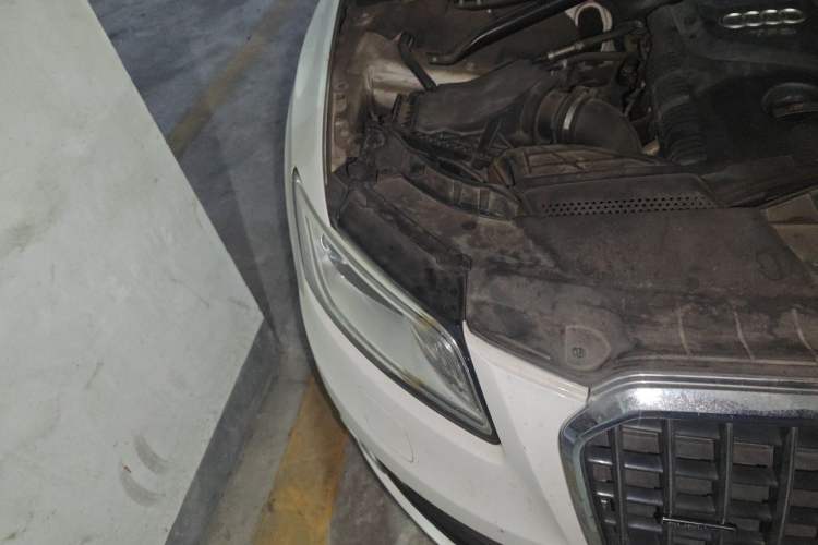 Used Audi Q5 2013 40 TFSI Ambition Right Front Headlight