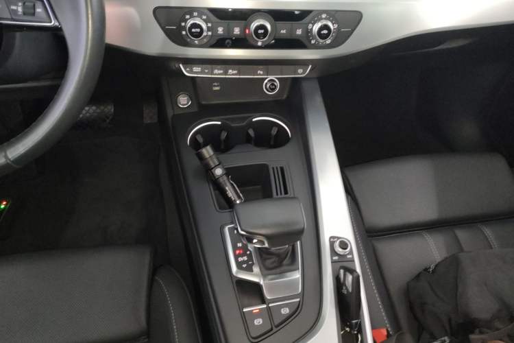 Used Audi A4L 2024 40 TFSI Fashion Dynamic Model